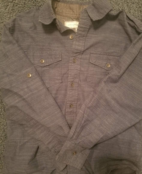 3 for $10 (on all items $10 or less in closet) Button Up Dress Shirt. Size 8. - Picture 1 of 1